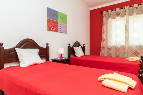 Exclusivo Edifício com 8 Apartamentos em Manta Rota, Algarve