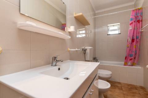 Exclusivo Edifício com 8 Apartamentos em Manta Rota, Algarve