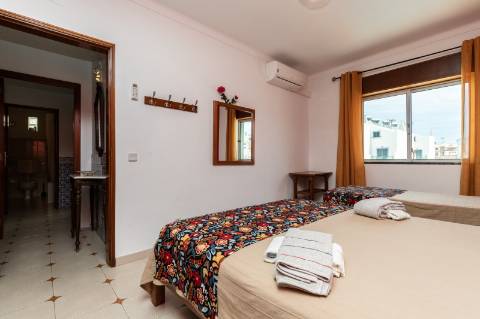 Exclusivo Edifício com 8 Apartamentos em Manta Rota, Algarve