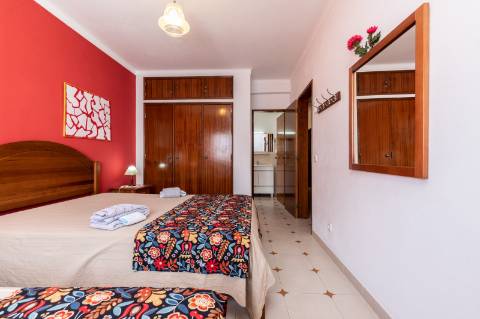 Exclusivo Edifício com 8 Apartamentos em Manta Rota, Algarve