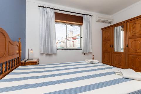 Exclusivo Edifício com 8 Apartamentos em Manta Rota, Algarve