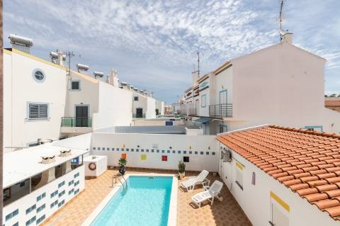 Exclusivo Edifício com 8 Apartamentos em Manta Rota, Algarve