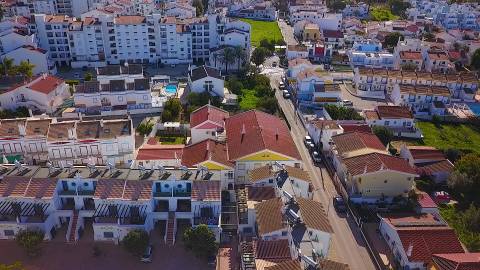 Exclusivo Edifício com 8 Apartamentos em Manta Rota, Algarve
