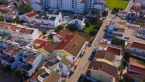 Exclusivo Edifício com 8 Apartamentos em Manta Rota, Algarve