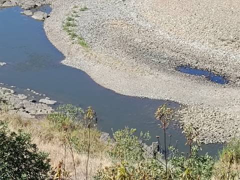 TERRENO COM 83.240 M2 - JUNTO A RIBEIRA DE ODELEITE - POSSIBILIDADE DE CONSTRUÇÃO HABITAÇÃO E TURISMO EM GALAXES - VAQUEIROS - ALCOUTIM