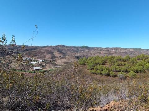 TERRENO COM 83.240 M2 - JUNTO A RIBEIRA DE ODELEITE - POSSIBILIDADE DE CONSTRUÇÃO HABITAÇÃO E TURISMO EM GALAXES - VAQUEIROS - ALCOUTIM