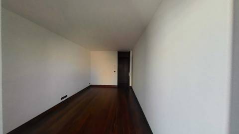 T4 de Luxo - Restelo