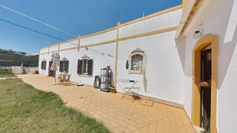 Moradia Típica T3 com piscina.