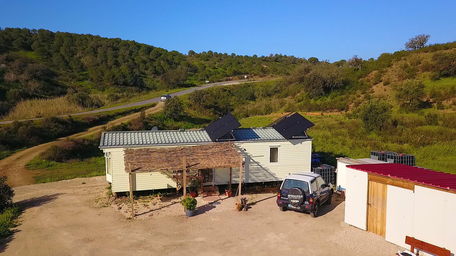 TERRENO RÚSTICO COM 720 M2 - COM SOLAR - BOMBAS - DEPOSITO DE ÁGUA - COM AMOVÍVEL - ALCARIAS GRANDES - CASTRO MARIM - ALGARVE