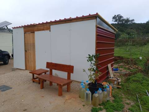 TERRENO RÚSTICO COM 720 M2 - COM SOLAR - BOMBAS - DEPOSITO DE ÁGUA - COM AMOVÍVEL - ALCARIAS GRANDES - CASTRO MARIM - ALGARVE