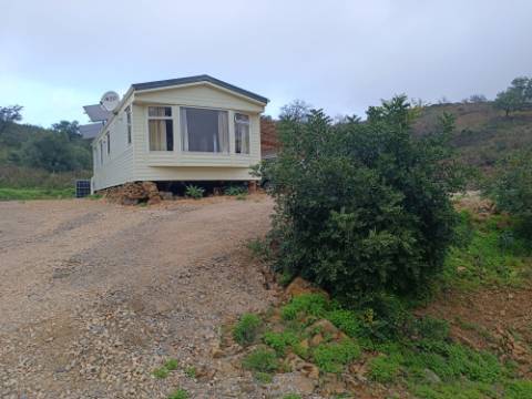 TERRENO RÚSTICO COM 720 M2 - COM SOLAR - BOMBAS - DEPOSITO DE ÁGUA - COM AMOVÍVEL - ALCARIAS GRANDES - CASTRO MARIM - ALGARVE