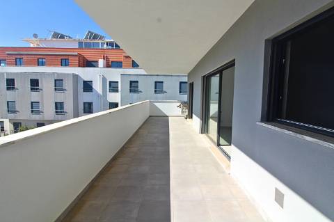 Apartamento T4, top floor, Tavira