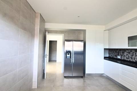 Apartamento T4, top floor, Tavira