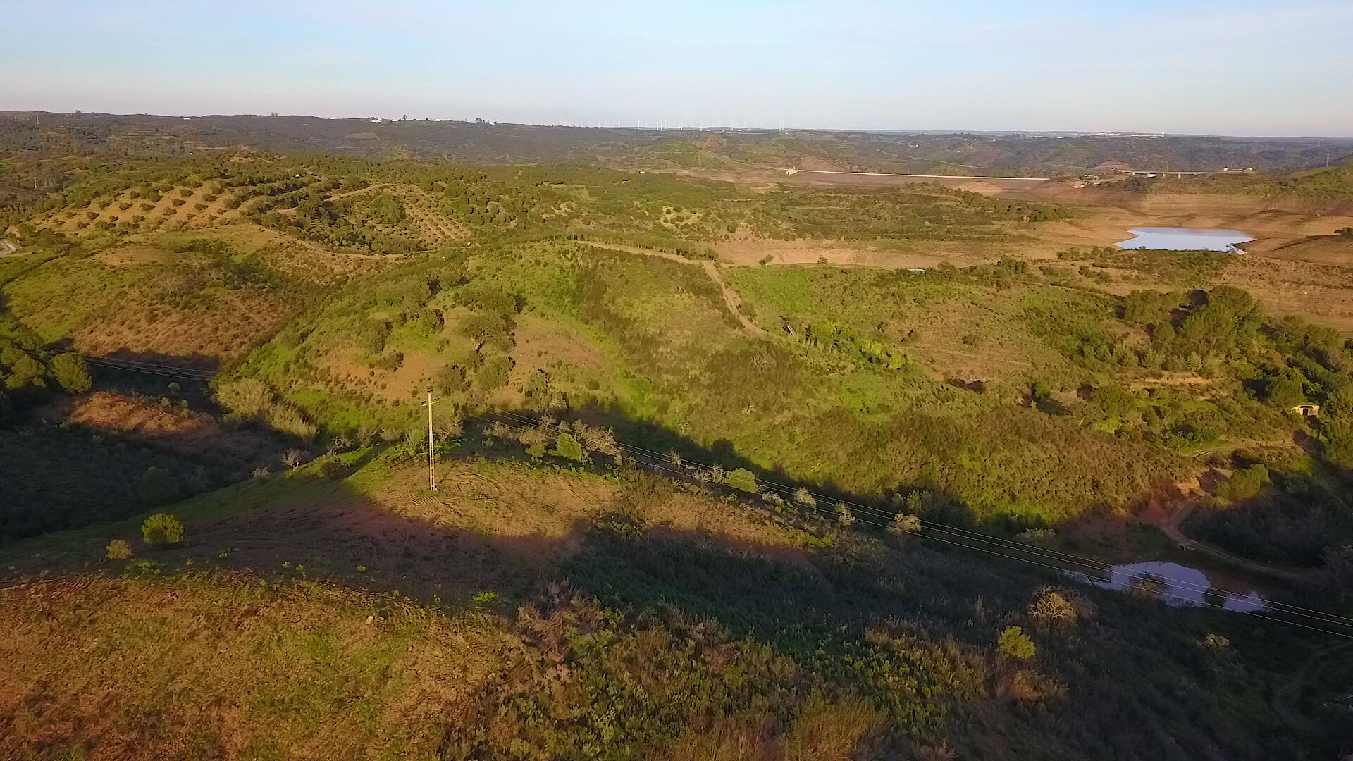 TERRENO COM 21040 M2 VISTA LAGO - PRÓXIMO AS ALCARIAS GRANDES - CASTRO MARIM - ALGARVE
