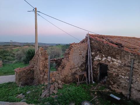 MORADIA T3 - COM SUITE - COM PROJECTO APROVADO - RECONSTRUIR - ALCARIAS GRANDES - CASTRO MARIM - ALGARVE