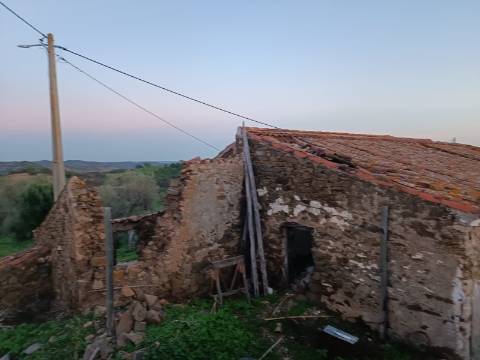MORADIA T3 - COM SUITE - COM PROJECTO APROVADO - RECONSTRUIR - ALCARIAS GRANDES - CASTRO MARIM - ALGARVE