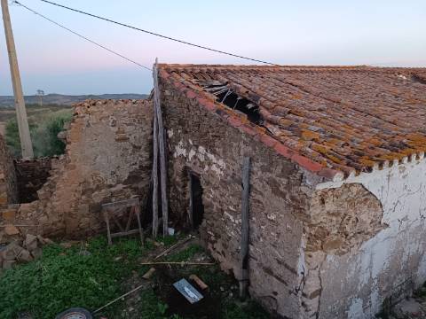 MORADIA T3 - COM SUITE - COM PROJECTO APROVADO - RECONSTRUIR - ALCARIAS GRANDES - CASTRO MARIM - ALGARVE