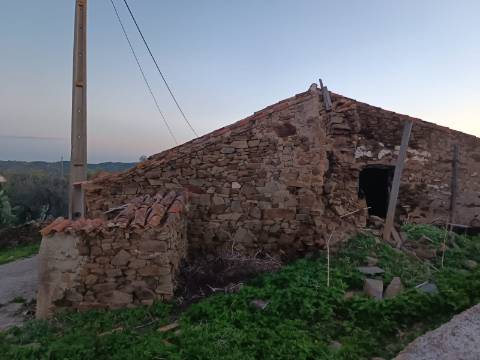 MORADIA T3 - COM SUITE - COM PROJECTO APROVADO - RECONSTRUIR - ALCARIAS GRANDES - CASTRO MARIM - ALGARVE