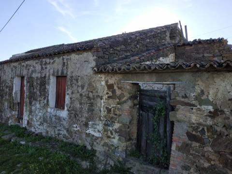 MORADIA T3 - COM SUITE - COM PROJECTO APROVADO - RECONSTRUIR - ALCARIAS GRANDES - CASTRO MARIM - ALGARVE