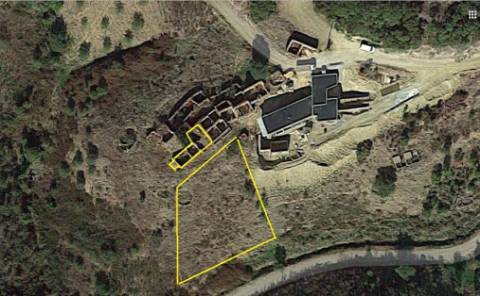 Prédio Misto na Serra de Tavira, com ruína de 110m2 e terreno de 1.320m2