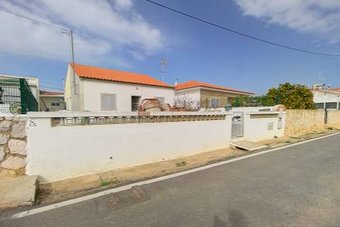 Moradia Remodelada a 7 minutos da Praia do Barril