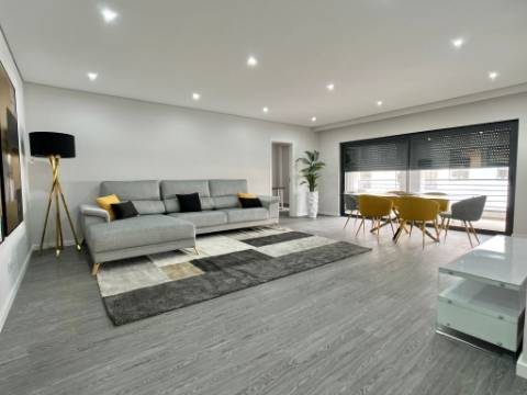 Apartamento T3, novo, em Condomínio com Piscina e jardim!!!