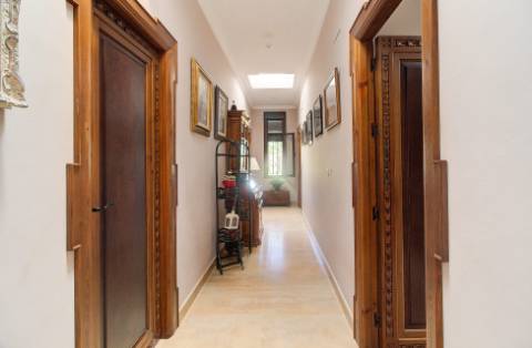 Moradia Térrea de 4 Quartos com 2ha em Local Privilegiado