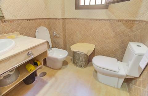 Moradia Térrea de 4 Quartos com 2ha em Local Privilegiado