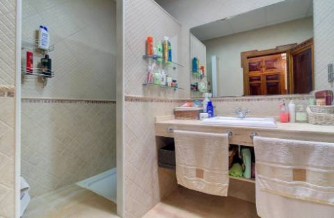 Moradia Térrea de 4 Quartos com 2ha em Local Privilegiado