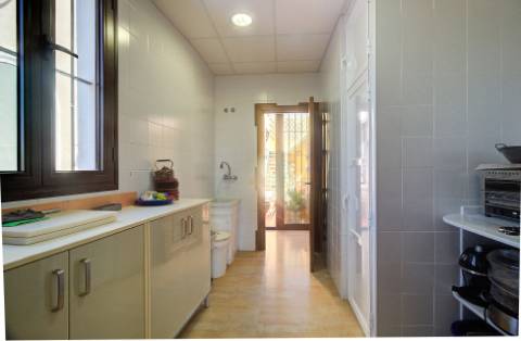 Moradia Térrea de 4 Quartos com 2ha em Local Privilegiado