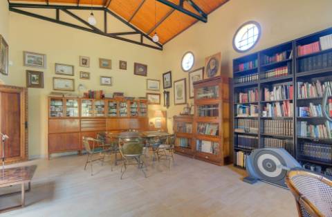 Moradia Térrea de 4 Quartos com 2ha em Local Privilegiado