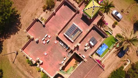 Moradia Térrea de 4 Quartos com 2ha em Local Privilegiado