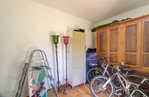 Moradia Térrea de 4 Quartos com 2ha em Local Privilegiado