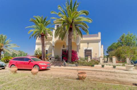 Moradia Térrea de 4 Quartos com 2ha em Local Privilegiado