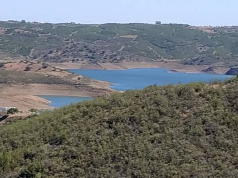 TERRENO RÚSTICO COM 20.000 M2 - VISTA LAGO - NO CERRO DO ENHO EM CASTRO MARIM - ALGARVE