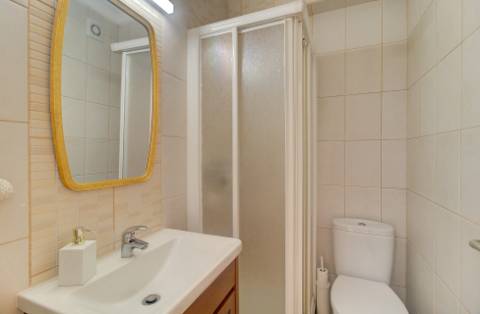 Apartamento T2 moderno com ampla varanda e decorado com qualidade para venda em VRSA