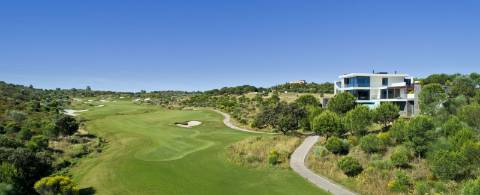 Lote de terreno com 2318m2 para construção de moradia isolada com 500 m2 no Golfe Monte Rei