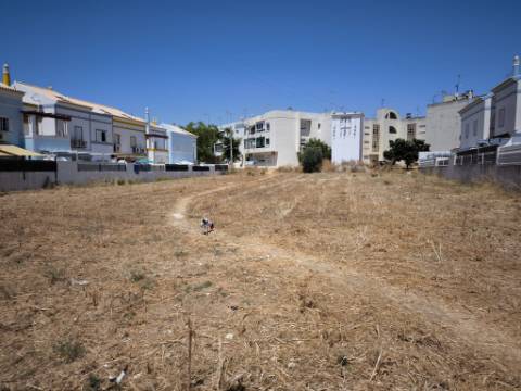 TERRENO URBANO COM 1720 M2 - PARA CONSTRUÇÃO - MORADIAS PREDIO - MANTA ROTA - VILA NOVA DE CACELA - VRSA
