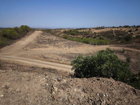 TERRENO COM 7.280 M2 - COM TERRAÇO - VISTA MAR - PRÓXIMO A CORTE DO GAGO - CASTRO MARIM - ALGARVE