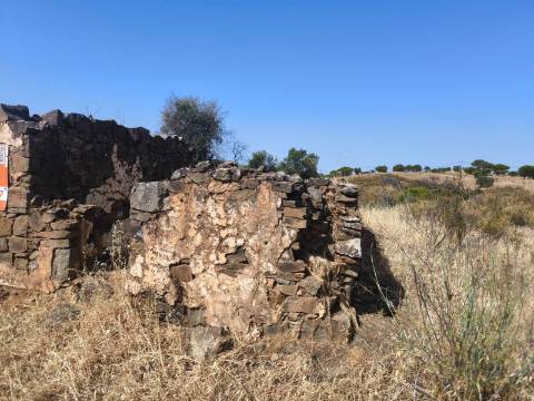 RUINA COM TERRENO - COM PIP APROVADO PARA MORADIA T3 COM PISCINA - VISTA MAR - VILA NOVA DE CACELA - VRSA - ALGARVE