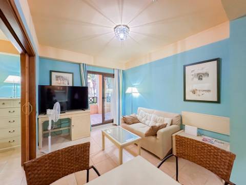 Apartamento T2 com Terraço e Garagem - 1º Linha de Praia - Isla Canela
