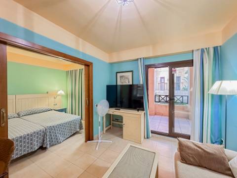 Apartamento T2 com Terraço e Garagem - 1º Linha de Praia - Isla Canela