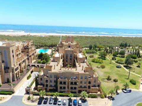 Apartamento T2 com Terraço e Garagem - 1º Linha de Praia - Isla Canela