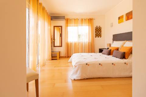 Moradia de Três Quartos no Exclusivo Vale da Pinta Golf Resort