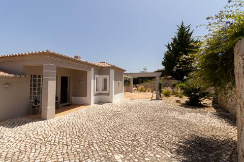Moradia de Três Quartos no Exclusivo Vale da Pinta Golf Resort
