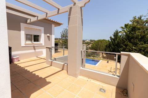 Moradia de Três Quartos no Exclusivo Vale da Pinta Golf Resort