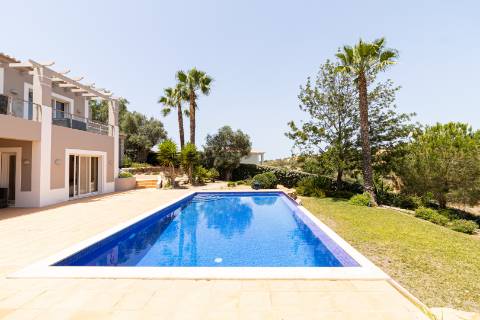 Moradia de Três Quartos no Exclusivo Vale da Pinta Golf Resort