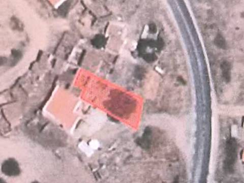 MORADIA DE ALDEIA - EM RUINAS - PARA DEMOLIR OU RECONSTRUIR - COM TERRENO DE 143 M2 - MONTE DOS MATOS - CASTRO MARIM - ALGARVE
