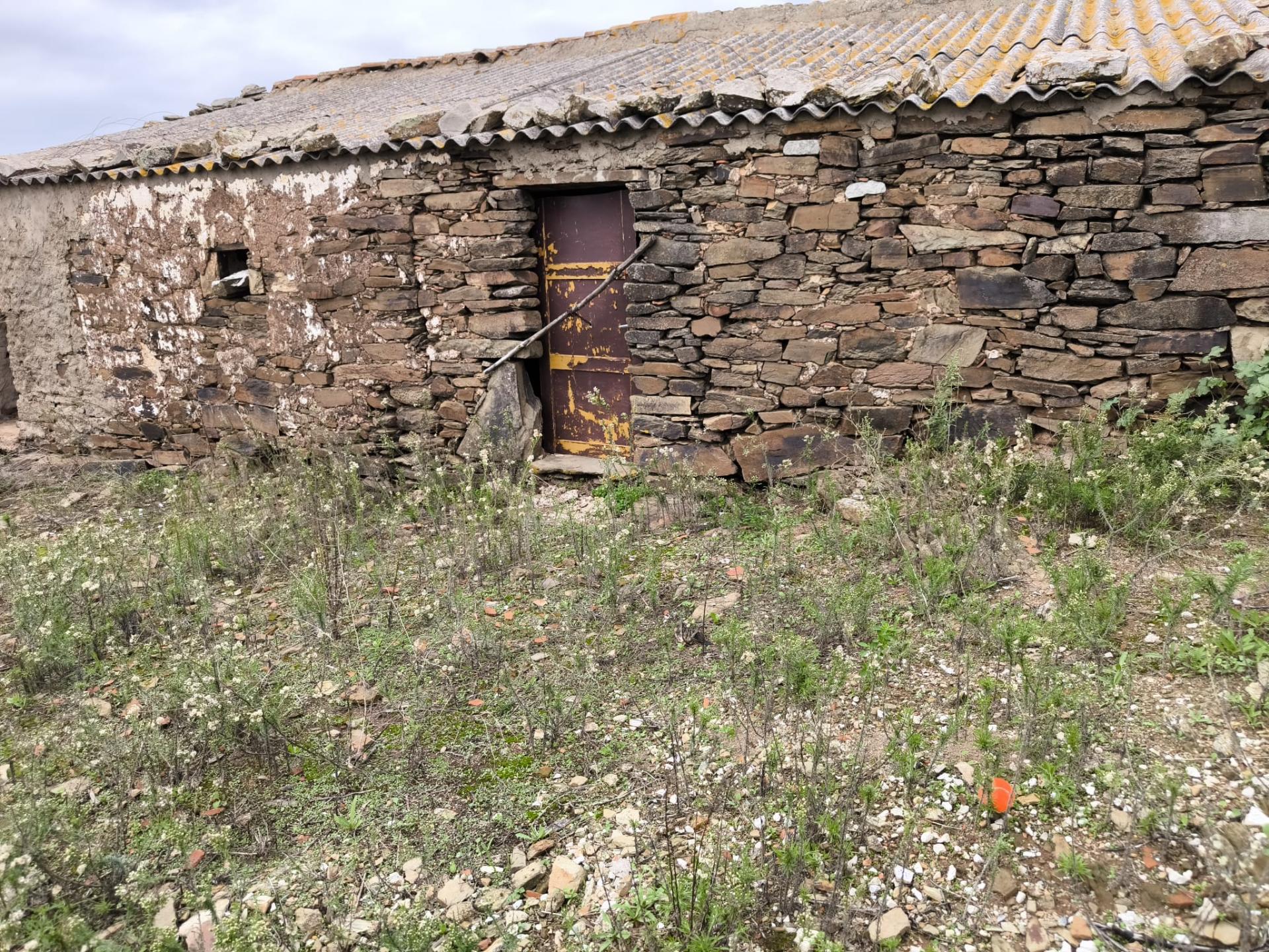 RUINA PARA RECONSTRUIR - VISTA MAR - COM LOGRADOURO - EM VALE DE EBR
<!DOCTYPE html>
<html lang=