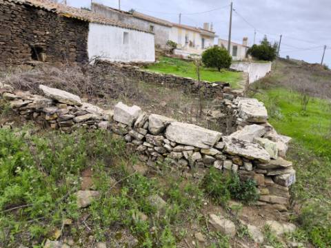 PROPRIEDADE COMPOSTA POR DUAS RUÍNAS - ÁREA TOTAL DE 249 M2 - VISTA MAR EM VALE DE EBROS - TAVIRA
